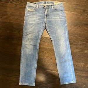 Men’s Diesel jeans. New w/o tags. Thommer fit 34 waist x 30 length.